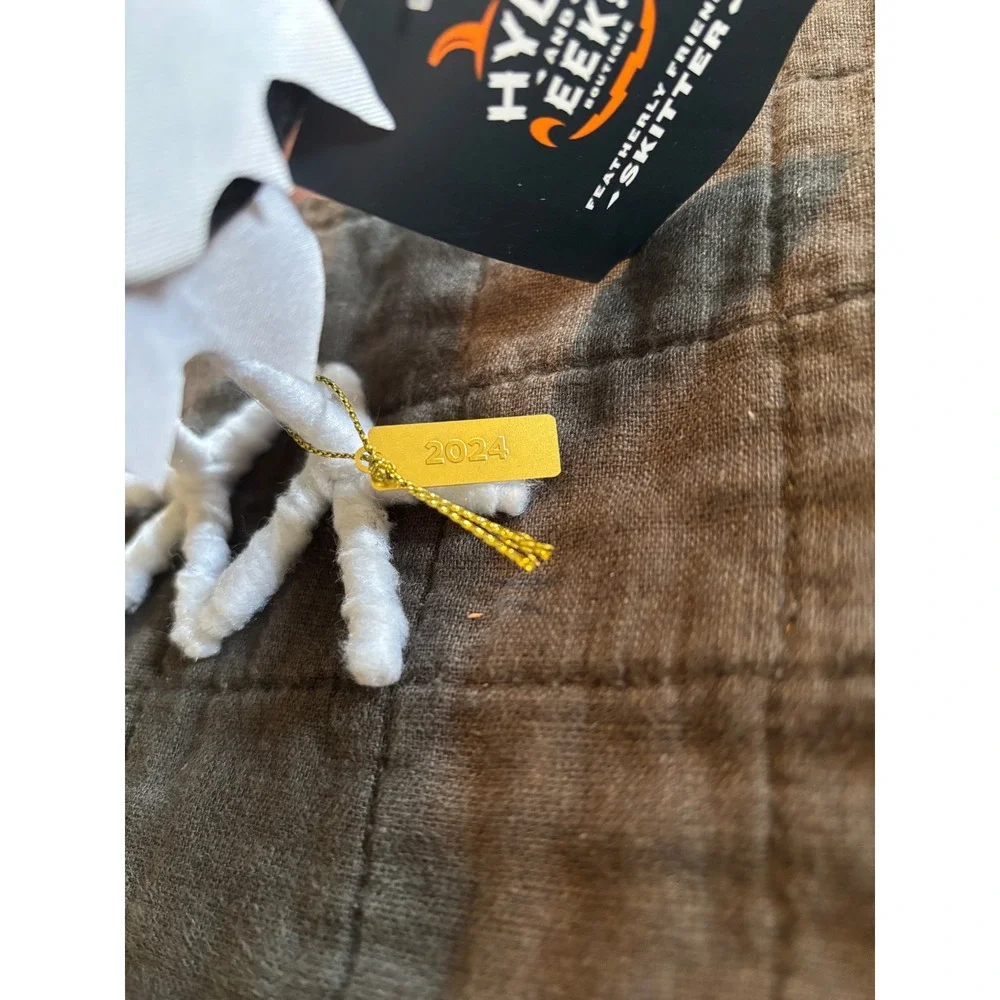 Hyde and‎ Eek Boutique Skitter Featherly Friend 2024 Halloween Decor Black White